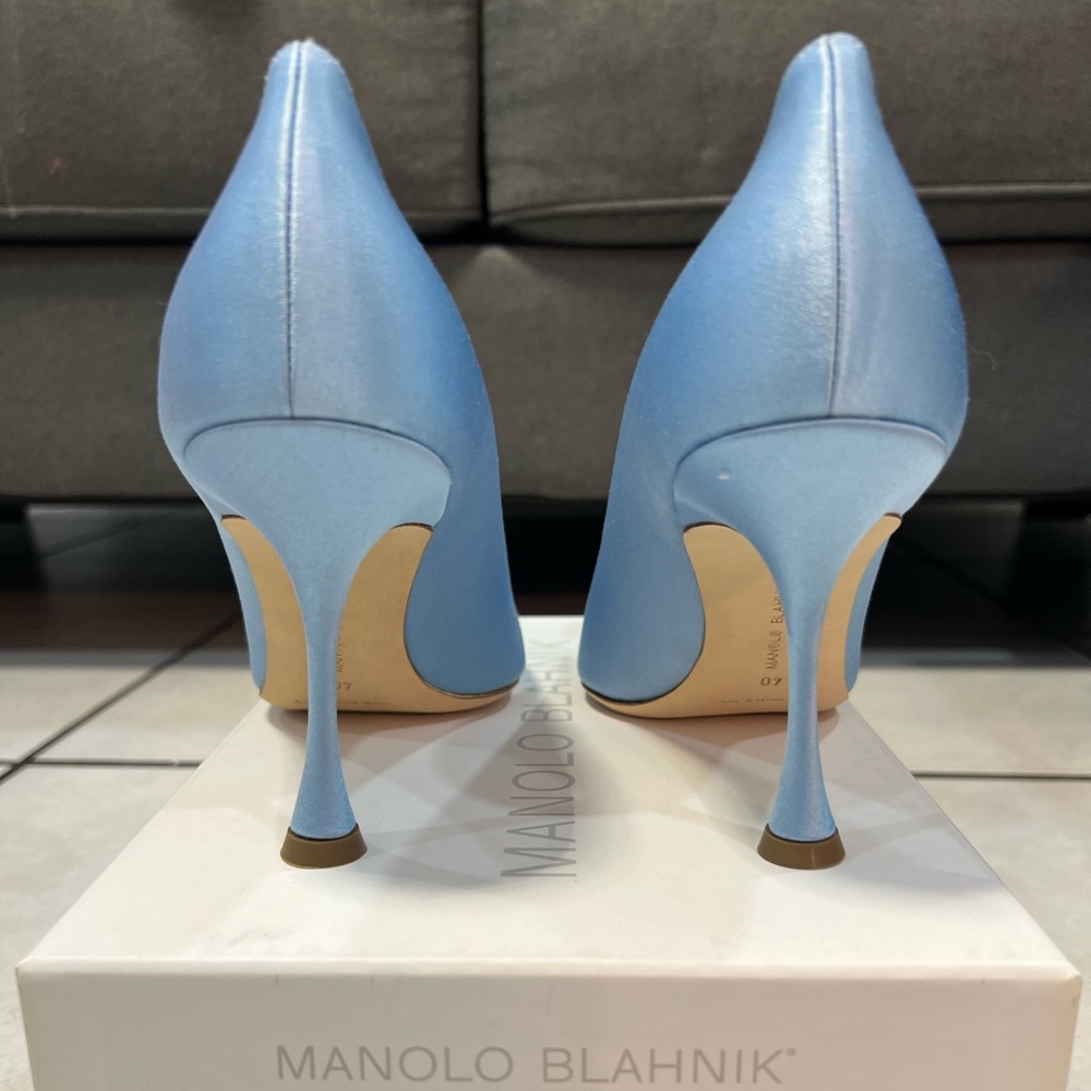 NEW Sky blue Manolo Blahniks - Picture 4 of 10